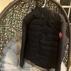 Men Canada goose